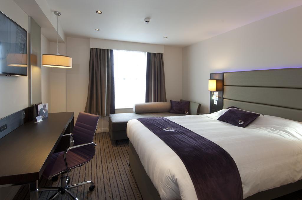 Premier Inn London Romford Central Habitación foto